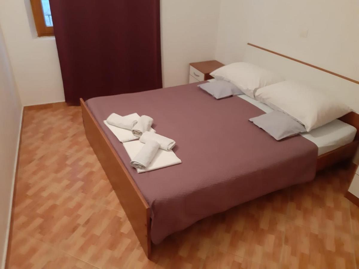 Apartments Knezic Igrane Εξωτερικό φωτογραφία